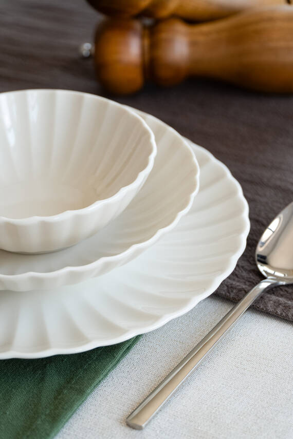 Derya 18 Parça 6 Kişilik Porselen Yemek Takımı - 1